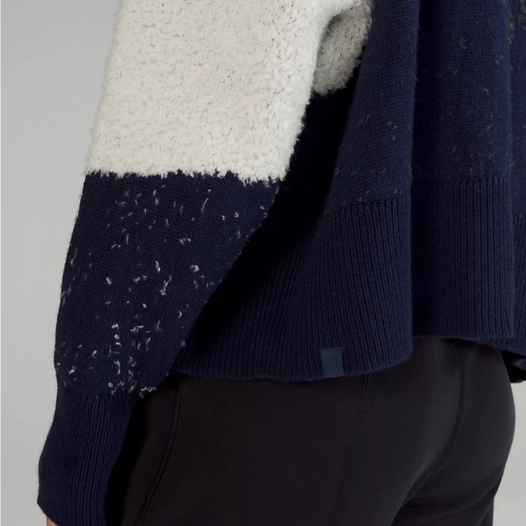 Ombre Knit Textured Turtleneck - Picture 5 of 7